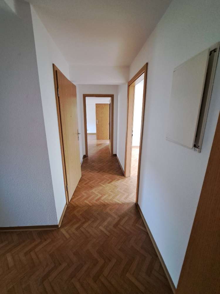 Schnell zugreifen* Schöne helle 4 RaumWE sucht Sie! in Zwickau