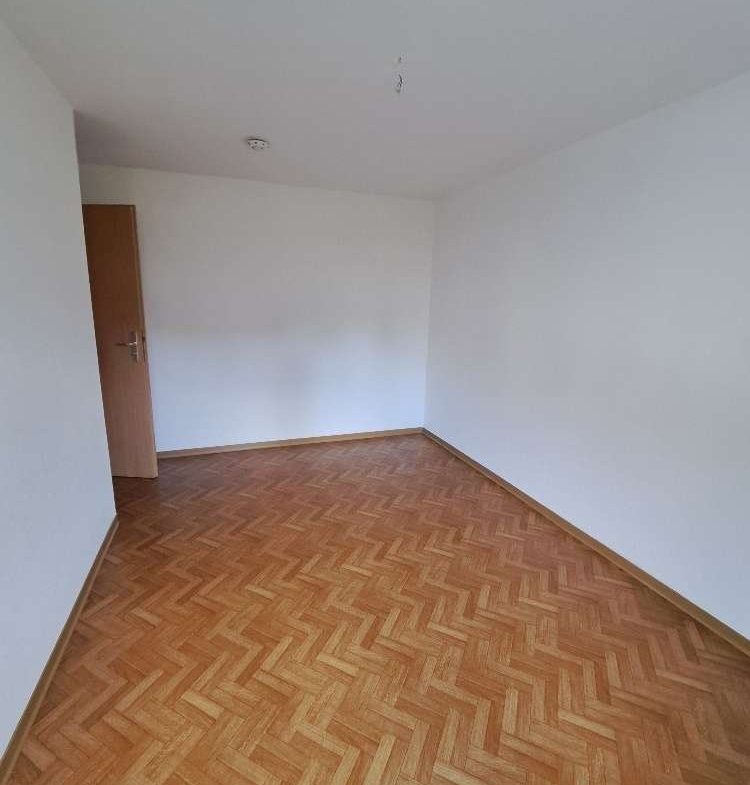 Schnell zugreifen* Schöne helle 4 RaumWE sucht Sie! in Zwickau