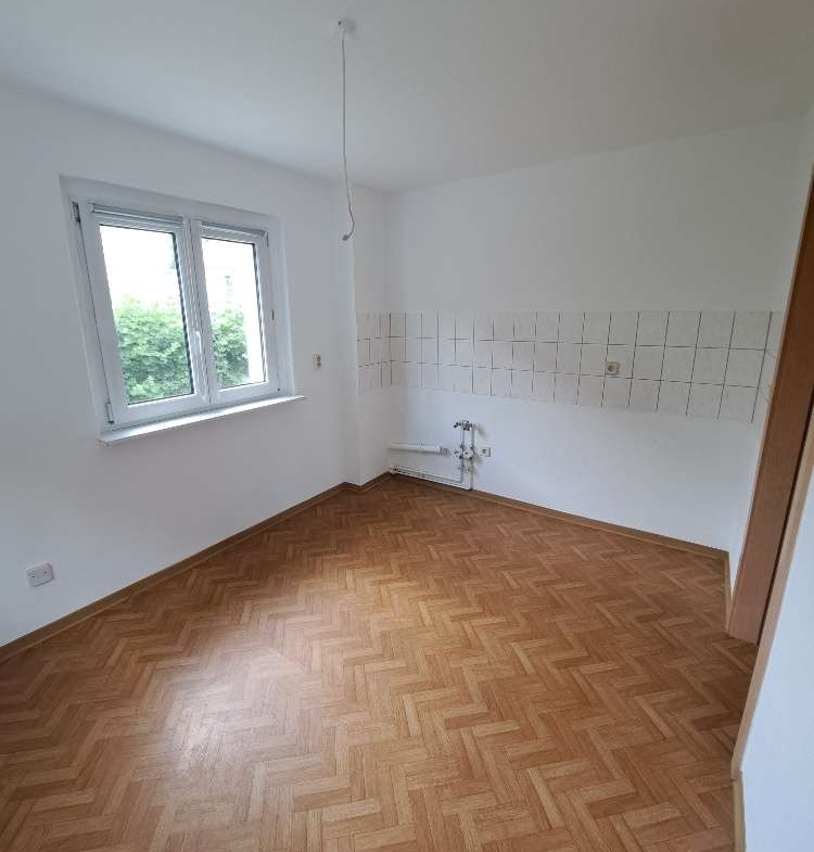 Schnell zugreifen* Schöne helle 4 RaumWE sucht Sie! in Zwickau