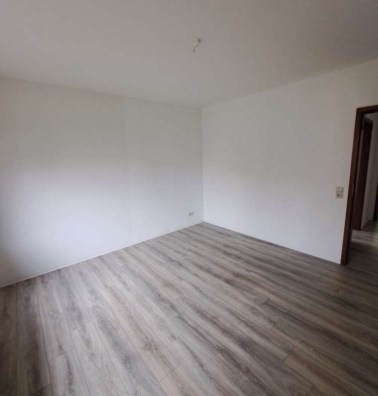 Schnell zugreifen* schöne 3 RaumWE mit Badewanne, Gäste-WC & Balkon