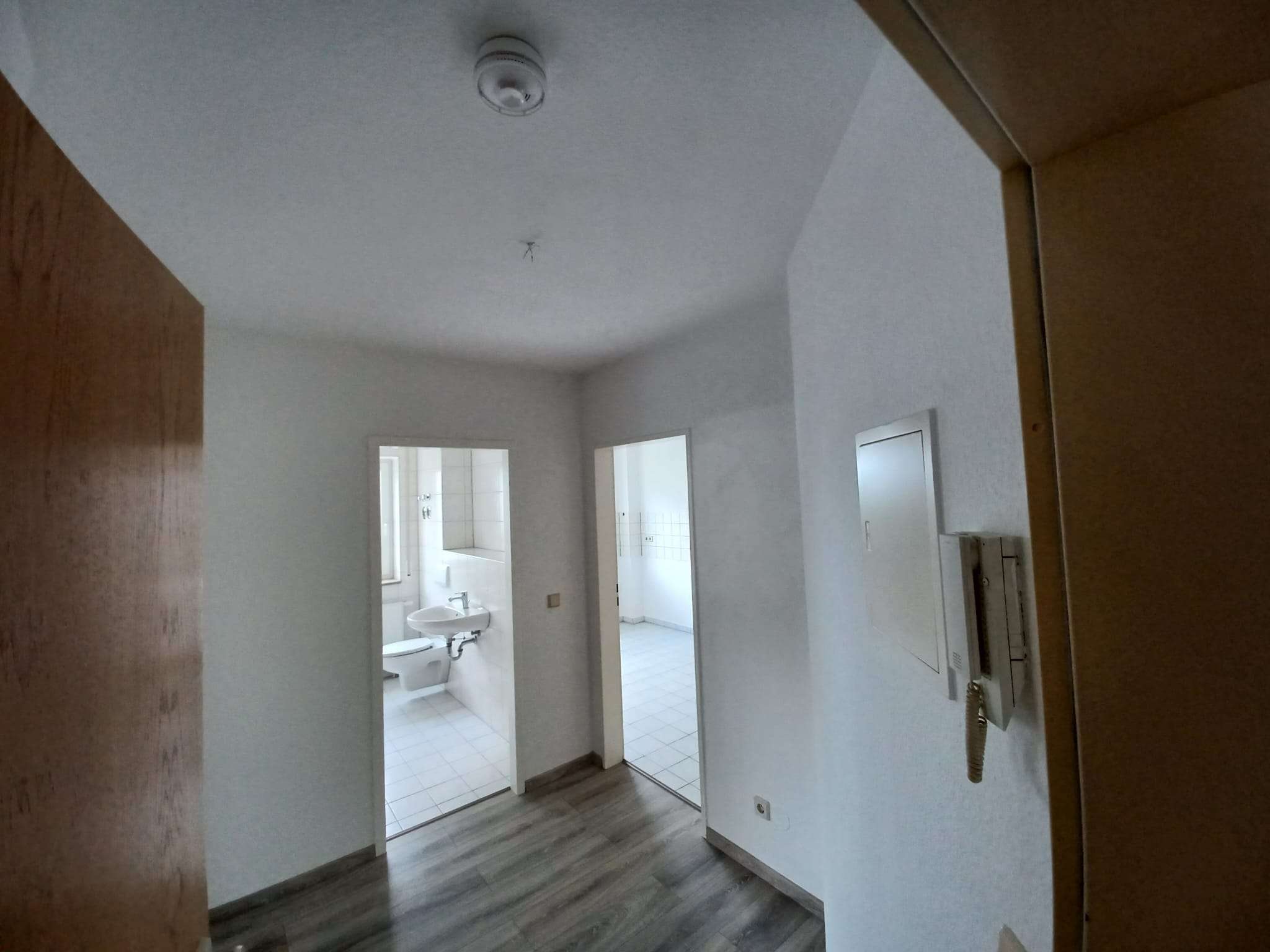 Tolle 1-Raum-Wohnung mit Balkon und Stellplatz sucht neuen Mieter! in Glauchau