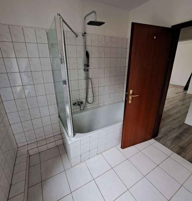 Schnell zugreifen* schöne 3 RaumWE mit Badewanne, Gäste-WC & Balkon