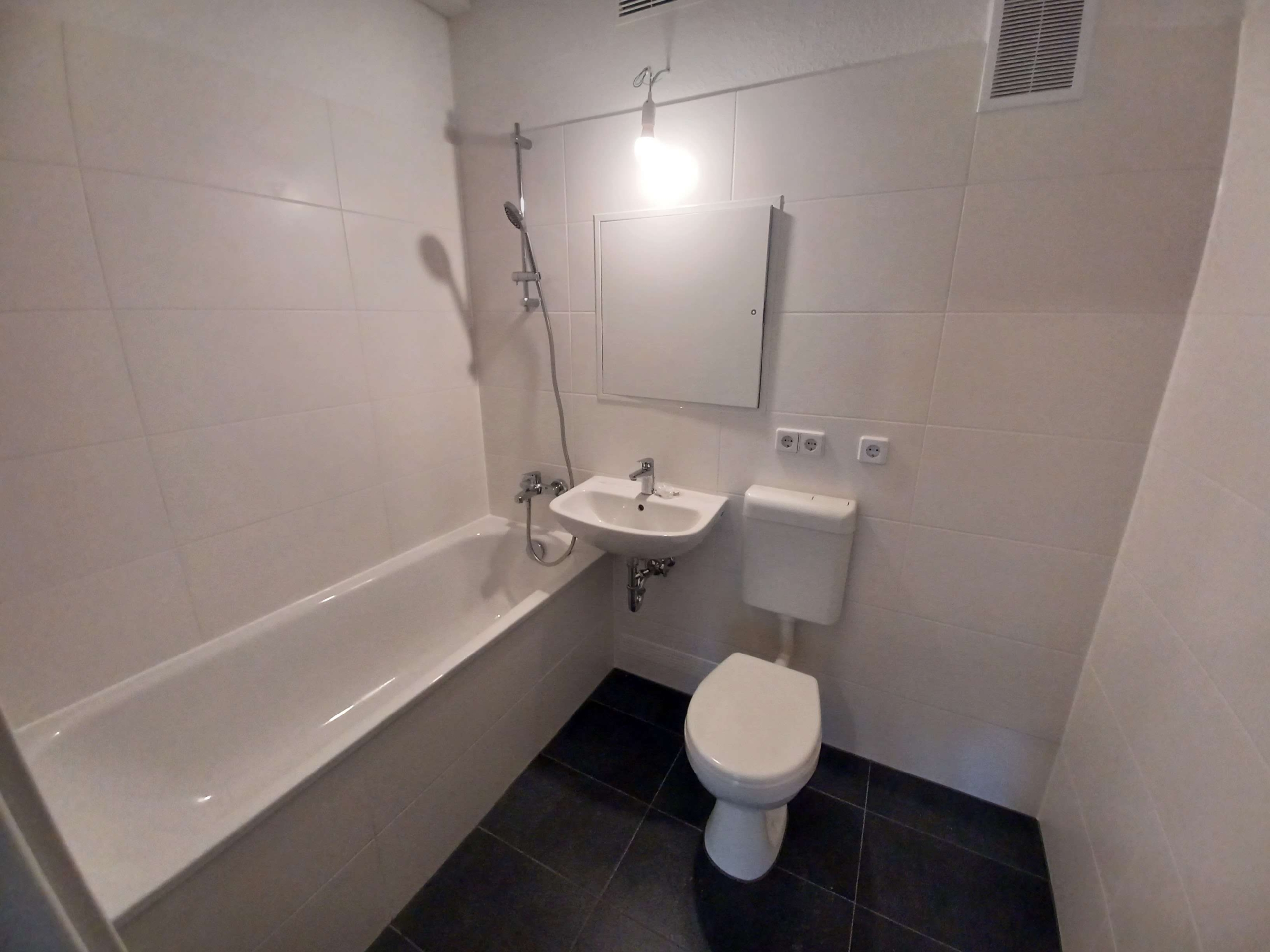 Frisch sanierte 4-Raum-Wohnung mit XXL-Balkon und TOP-Aussicht! in Klingenthal