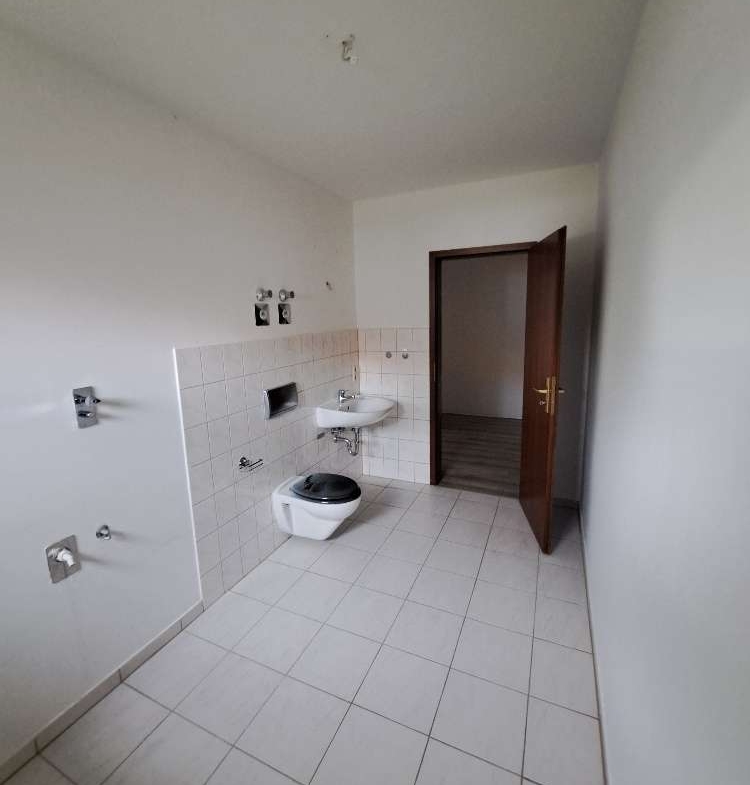 Schnell zugreifen* schöne 3 RaumWE mit Badewanne, Gäste-WC & Balkon
