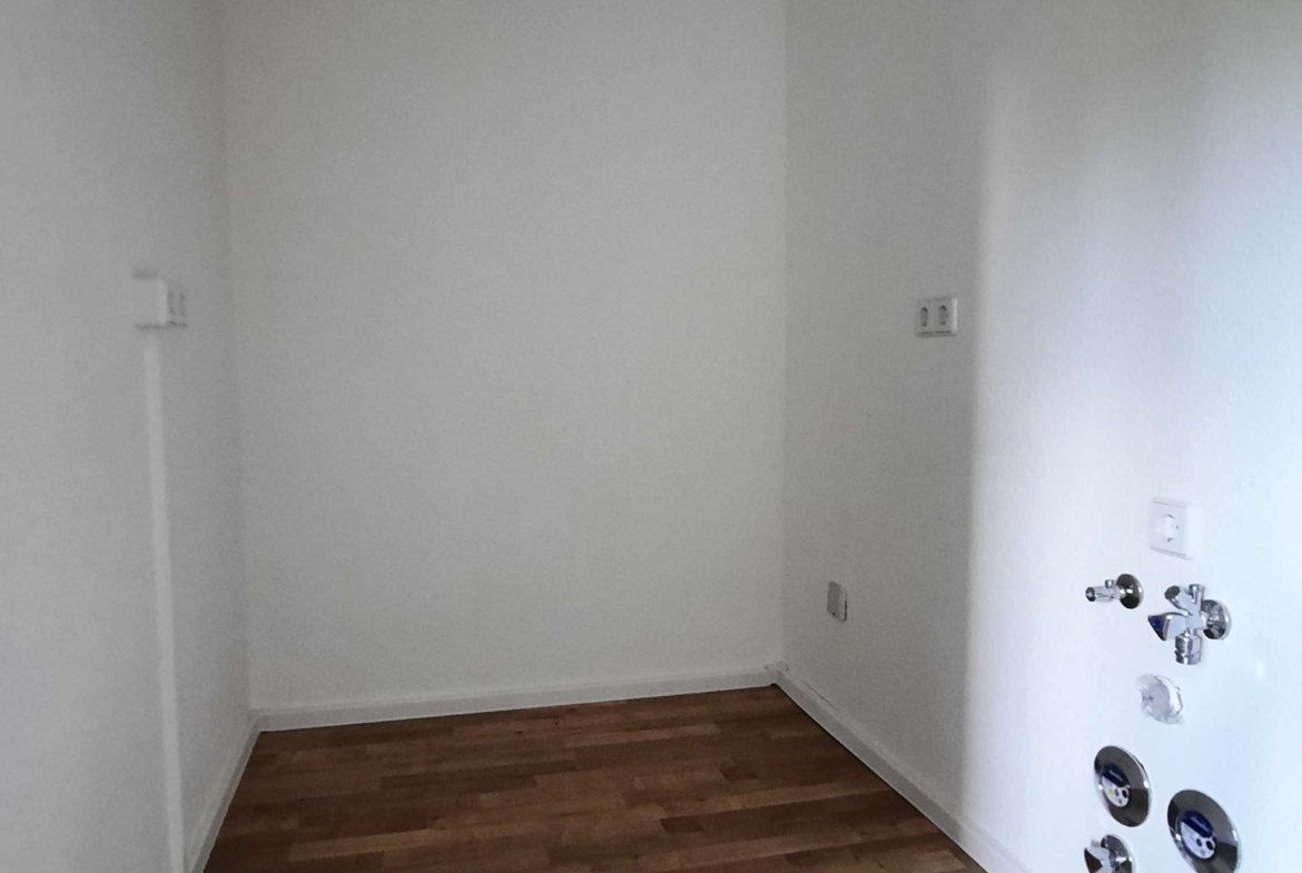 1 Monat kaltmietfrei* Schöne 1-RaumWE mit Badewanne und Balkon, EBK mgl in Chemnitz