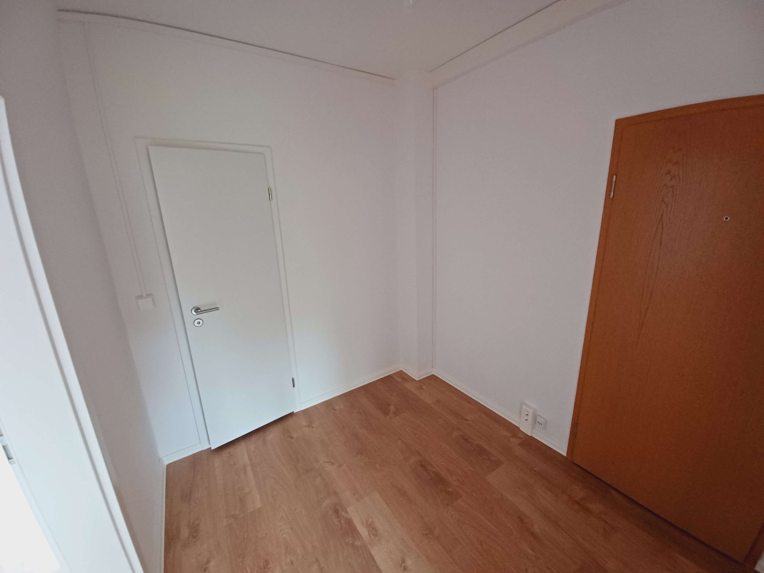 4-Raum-Wohnung mit Balkon im 3.OG, frisch saniert mit Traum-Ausblick! Jetzt besichtigen! in Klingenthal