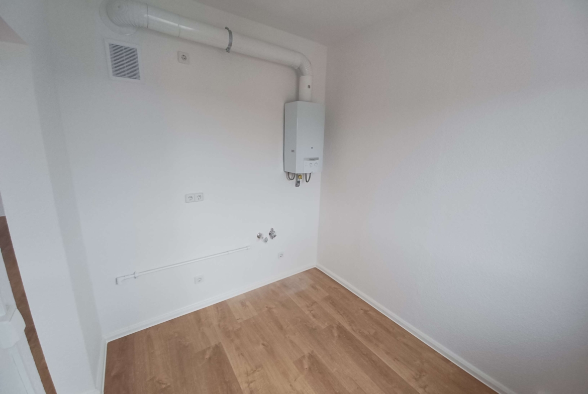 Frisch sanierte 4-Raum-Wohnung mit XXL-Balkon und TOP-Aussicht! in Klingenthal