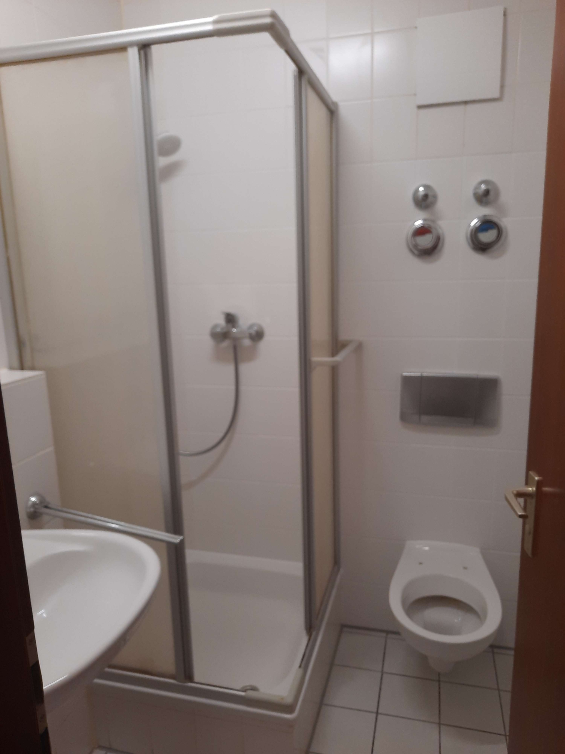 Einziehen und Wohlfühlen! Kleine 1-Raum-Wohnung hell und freundlich, mit Aufzug