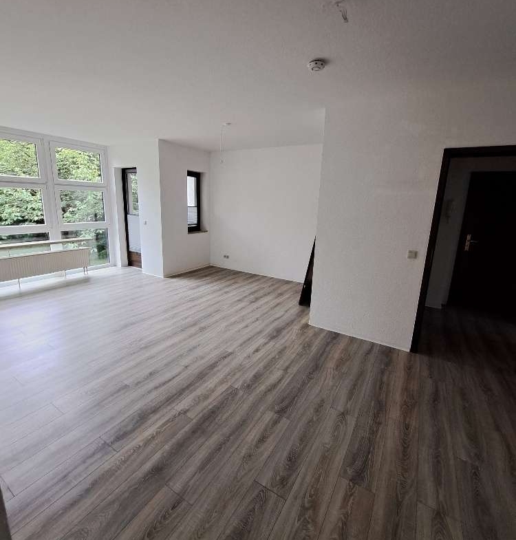 Schnell zugreifen* schöne 3 RaumWE mit Badewanne, Gäste-WC & Balkon