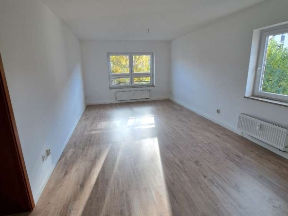 Schöne helle 2 RaumWE sucht Sie! in Hartmannsdorf