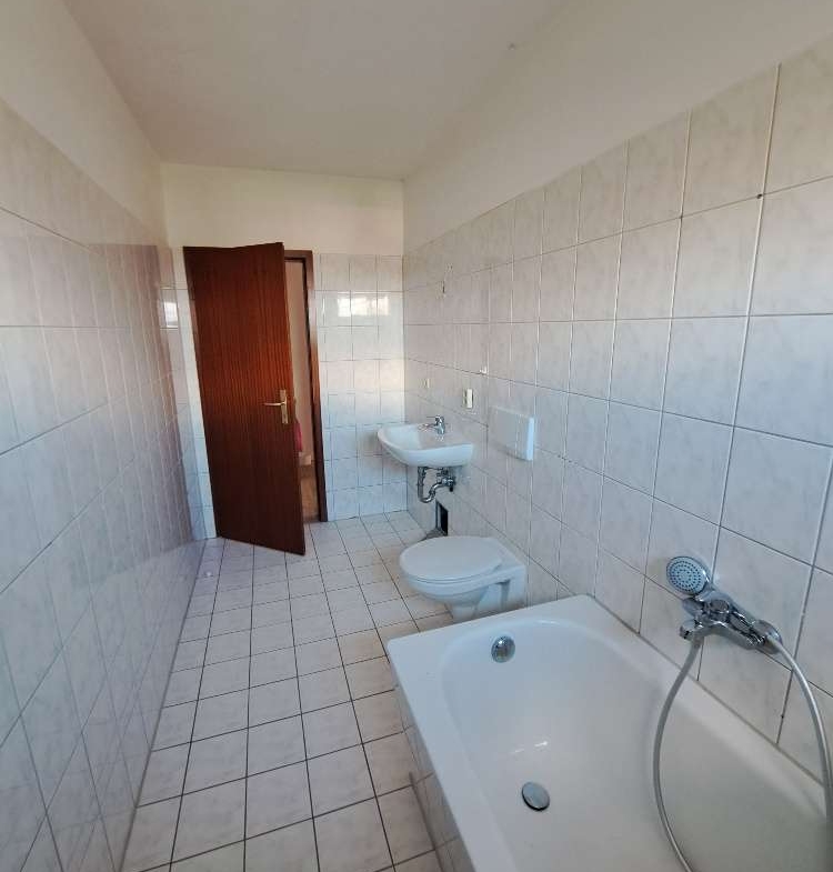 Schöne helle 2 RaumWE sucht Sie! in Hartmannsdorf